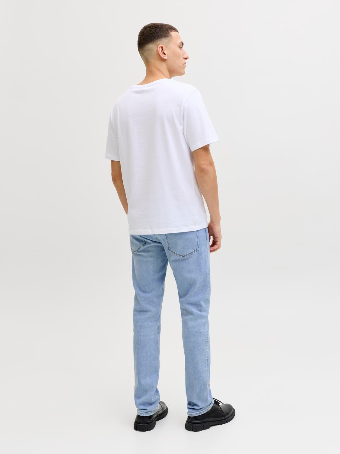 model_shot-back